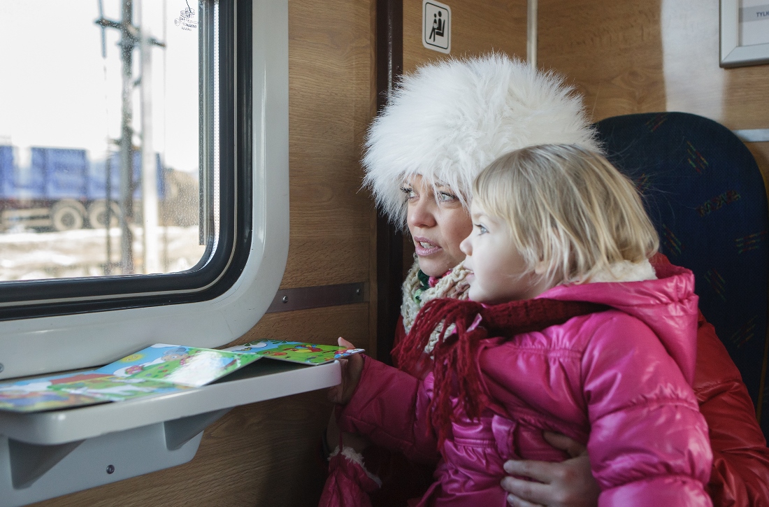 Z autobusem na sesji zdjęciowej - Kolejka SKM