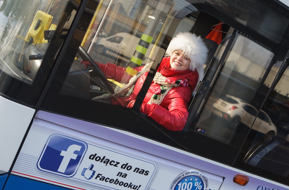 Z autobusem na sesji zdjęciowej - w zajezdni trolejbusowej