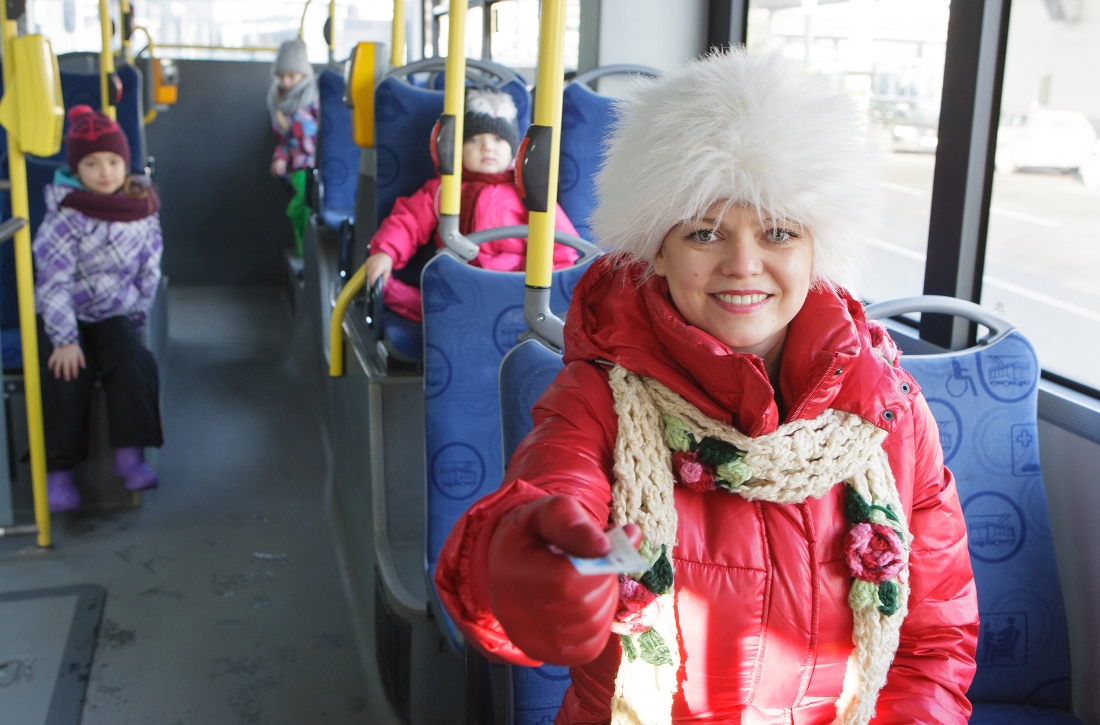 Z autobusem na sesji zdjęciowej - w zajezdni trolejbusowej