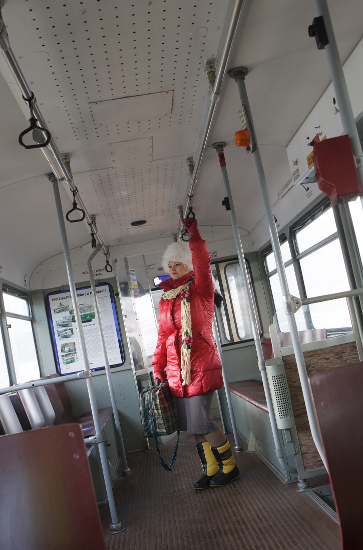 Z autobusem na sesji zdjęciowej - w zajezdni trolejbusowej